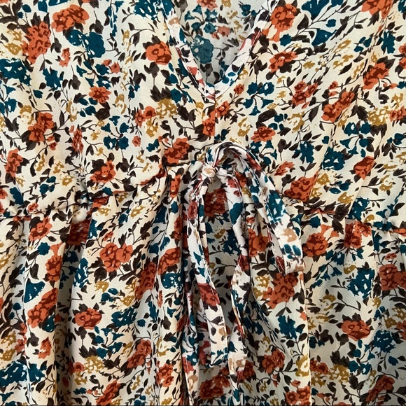 Cream Floral Ruffle Top - Picture 2 of 6